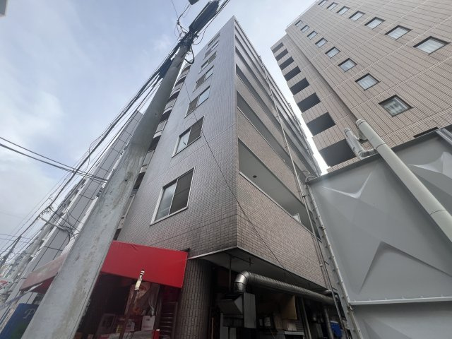 M.ONEビルの外観