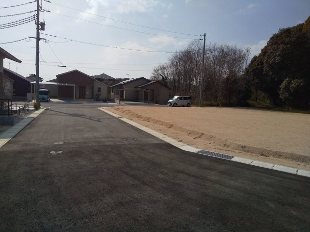 【前面道路含む現地写真】 | フィールズ西岐波（山村）２期 | １０号地前面道路