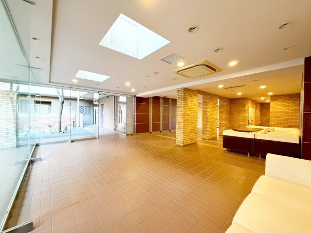 【エントランス】