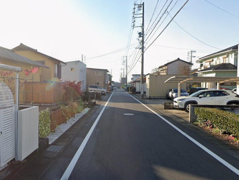 各務原市蘇原緑町１丁目の前面道路含む現地写真