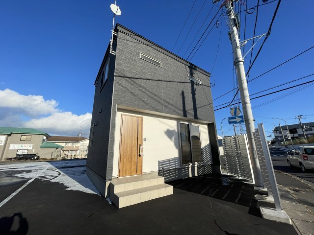 八戸市長根4丁目D棟の外観