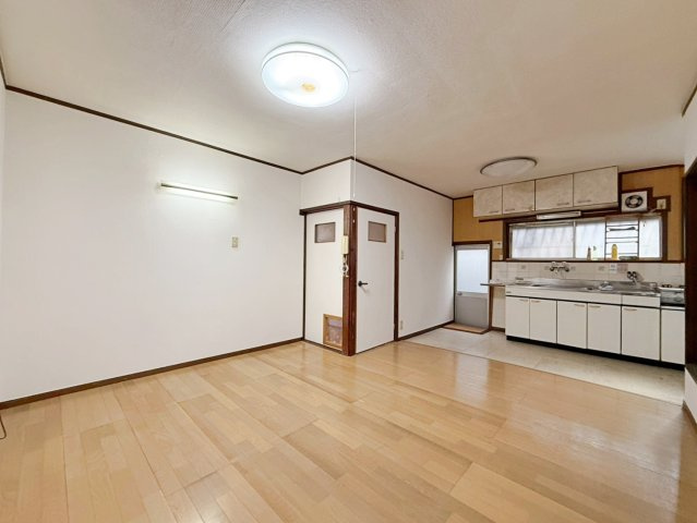 岸和田市下池田町2丁目　中古戸建のキッチン