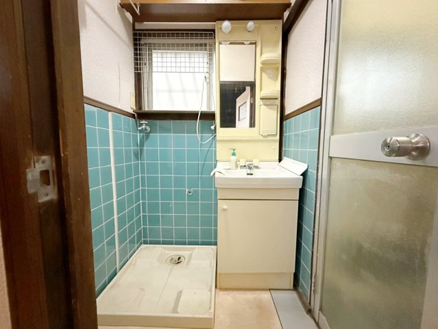 岸和田市下池田町2丁目　中古戸建の洗面所