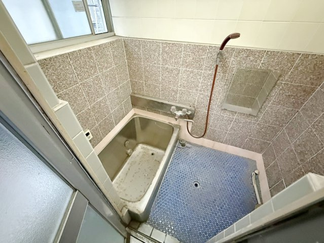 岸和田市下池田町2丁目　中古戸建の浴室