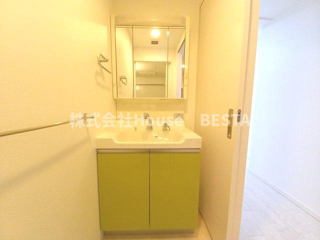 シャーメゾン神戸の独立洗面台