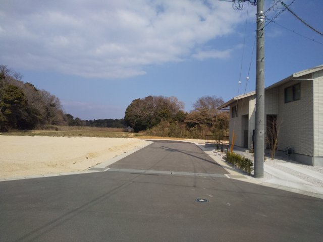 【前面道路含む現地写真】 | フィールズ西岐波（山村）２期 | １１号地前面道路