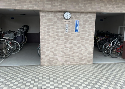 【駐輪場】 | コスモ相武台サニーサイド | マンションの駐輪場は、事前に空きがあるか確認を取ると安心です。せっかく入居したのに駐輪スペースがない！なんてことになったら大変ですよね。そこで、内見時や購入前にはまず事前に確認しておくと良いでしょう。