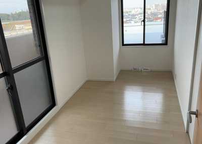 【子供部屋】 | コスモ相武台サニーサイド | 子供が何人でも年齢によっては、受験時にしっかり壁のある個室があった方が良い場合もあります。難しい問題ですが、兄弟の人数や、性別や年齢差によって状況が異なりますので、数年後のこともしっかり考えましょう。