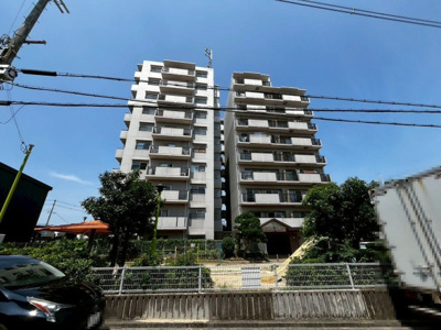 【外観】 | エクセランス大野芝 | 【システムキッチン交換】３口コンロの使いやすいキッチンですよ！家族を身近に感じる対面式キッチンです！