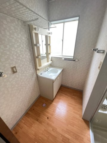 メゾンK&Kの独立洗面台|同間取り別の部屋の写真です