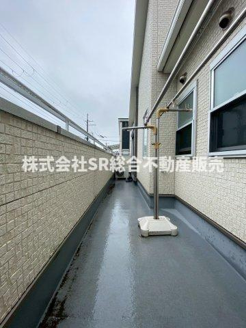 新池島町2丁目中古戸建のバルコニー|バルコニーは広く、洗濯物が干しやすく、陽当たり良好で乾きやすいです！