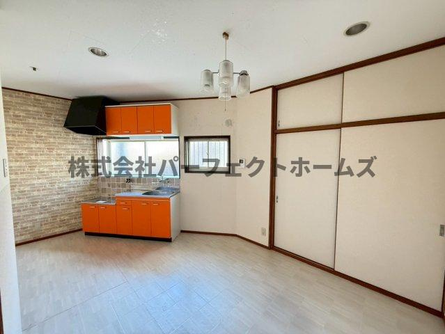 大成町戸建　賃貸の居間・リビング|ゆったり過ごせるリビングです