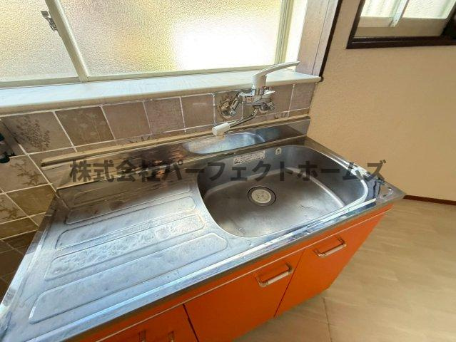 大成町戸建　賃貸のキッチン|コンパクトなキッチンで掃除もラクラク