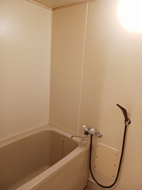 グリーンハイツⅠの浴室|日々の疲れを癒すお風呂付です