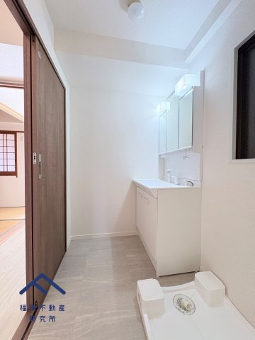 パレ・グランドール長者原駅前の独立洗面台