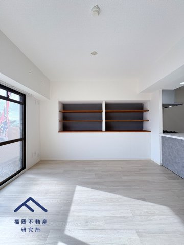 パレ・グランドール長者原駅前の居間・リビング