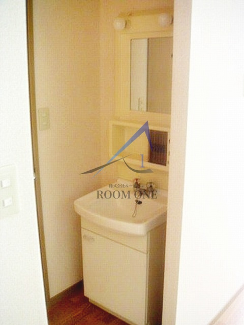 エーデルワイスの洗面所|独立洗面台です。