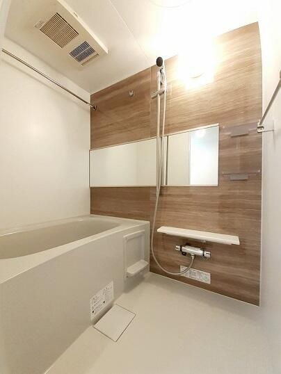 グレイシャス千早の浴室