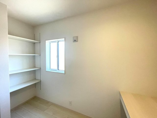 豊田市山之手9丁目　新築分譲住宅　全1棟　1号棟の洋室