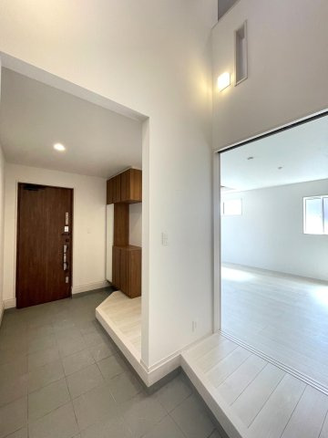 豊田市山之手9丁目　新築分譲住宅　全1棟　1号棟の玄関