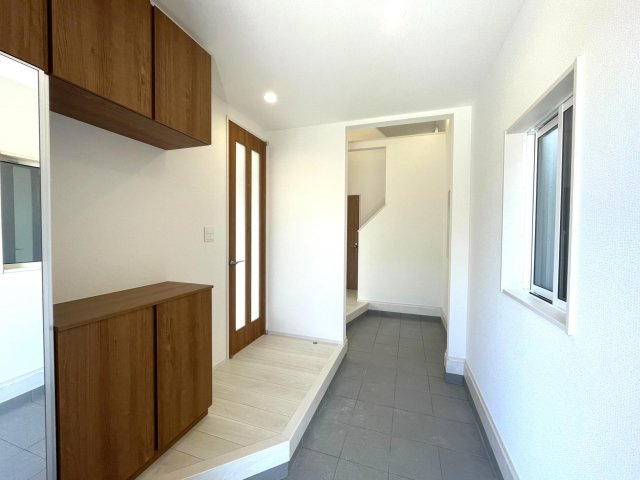 豊田市山之手9丁目　新築分譲住宅　全1棟　1号棟の玄関