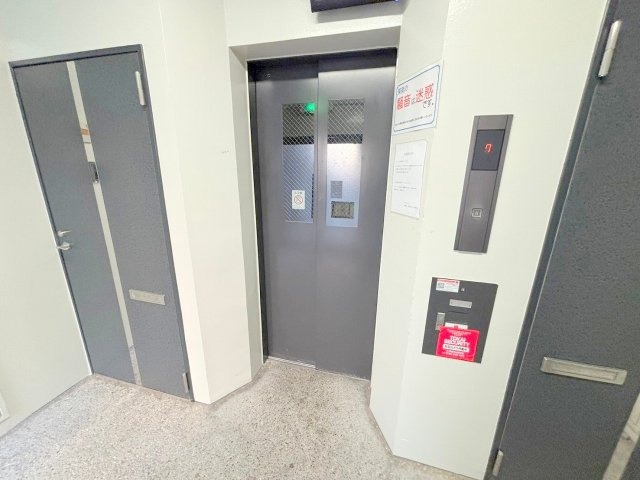 ユニテック十三のロビー