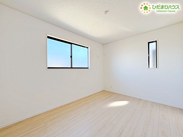 熊谷市赤城町　第3　新築一戸建て　クレイドルガーデン　01の子供部屋|お子様の成長に合わせて自由に使える、明るい光が魅力のお部屋です！
自分だけの空間を持つことで、自立心も育まれそうですね。