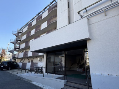 【外観】 | 伊丹グリーンハイツ | スロープが嬉しい正面入り口
