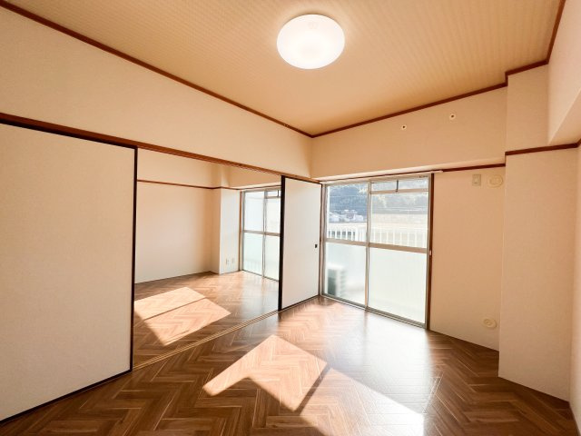 第３山崎マンションの洋室