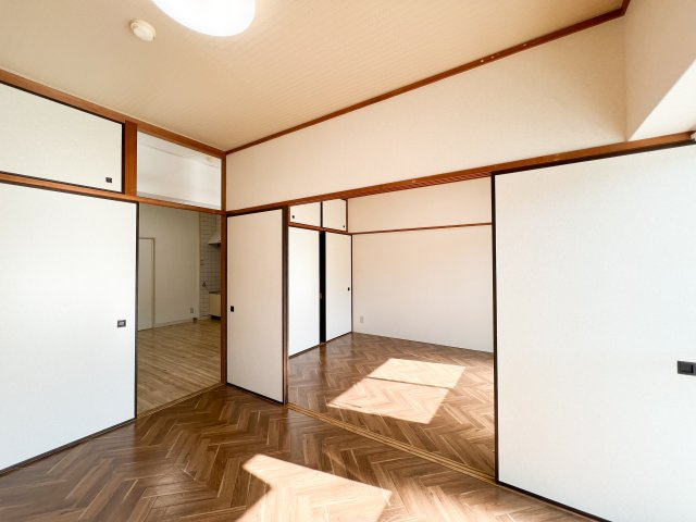 第３山崎マンションの洋室