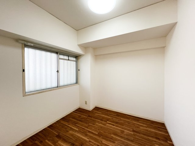 第３山崎マンションの洋室