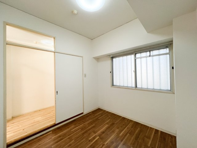 第３山崎マンションの洋室