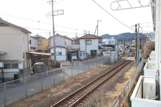 プチ・フルールの展望|外は目の前が踏切ですが短い両数なのでそこまでうるさく在りません。