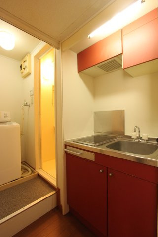 プチ・フルールのキッチン|コンパクトなキッチンで掃除もラクラク