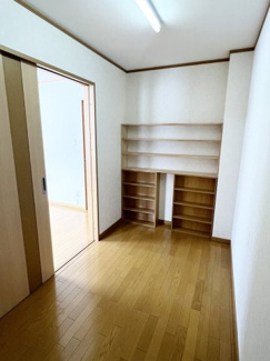 【収納】 | 手稲区星置3-6 南西角地の3階建住宅 | ８帖洋室×２にはウォークインCL付で豊富な収納力♪