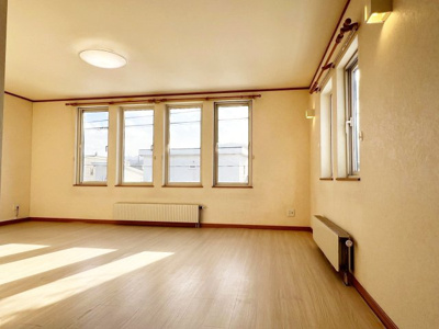 【居間・リビング】 | 手稲区星置3-6 南西角地の3階建住宅 | ウレタン断熱・石油セントラルで冬も暖か♪