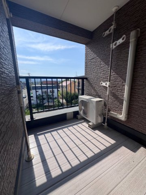 【バルコニー】 | 手稲区星置3-6 南西角地の3階建住宅 | ３階にバルコニー付・お部屋からも山並みが見渡せます♪