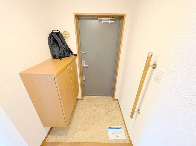 ウエストコート新大阪の玄関