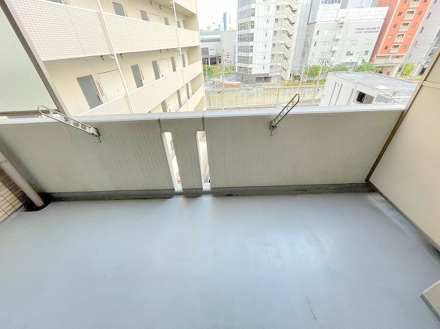 ウエストコート新大阪のバルコニー