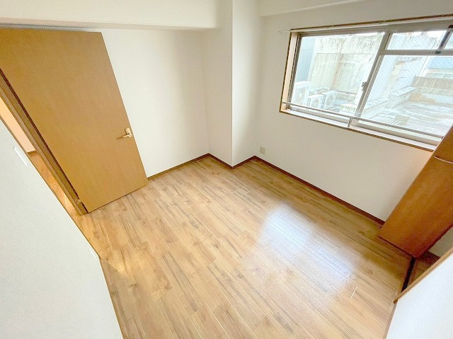 ウエストコート新大阪の居間・リビング