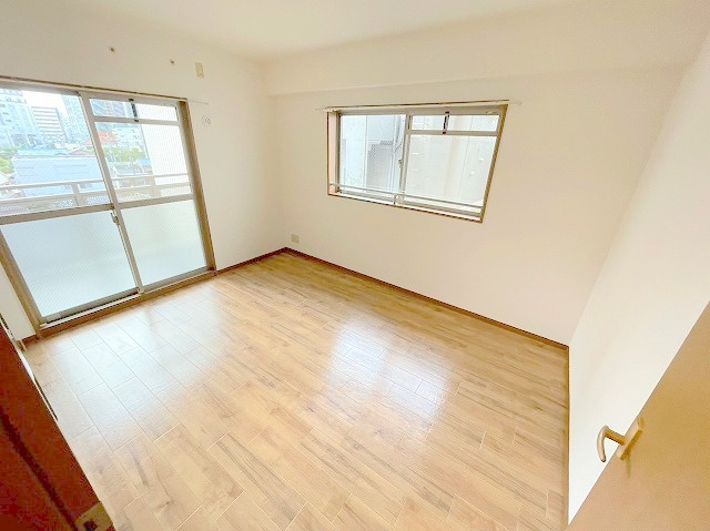 ウエストコート新大阪の居間・リビング