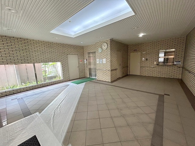 ウエストコート新大阪のロビー