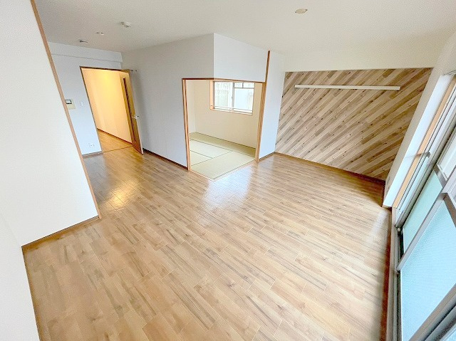 ウエストコート新大阪の居間・リビング