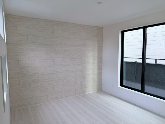 川口市本前川5期　新築一戸建て　1号棟の寝室|開放的な寝室です