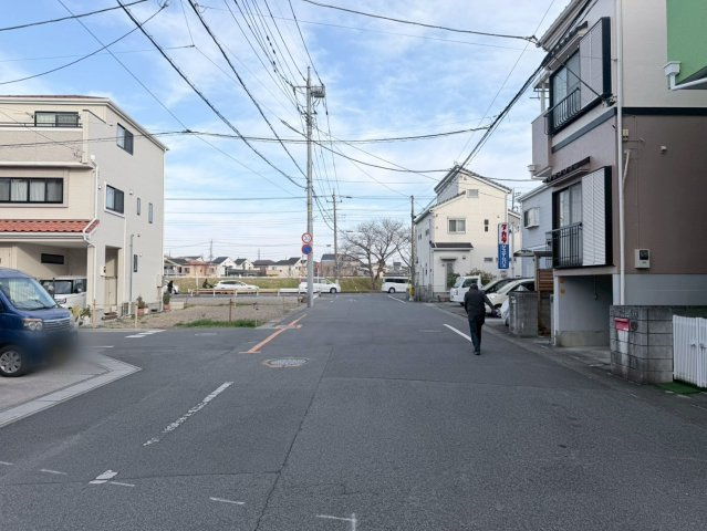 川口市本前川5期　新築一戸建て　1号棟の前面道路含む現地写真|前面道路含む現地写真です