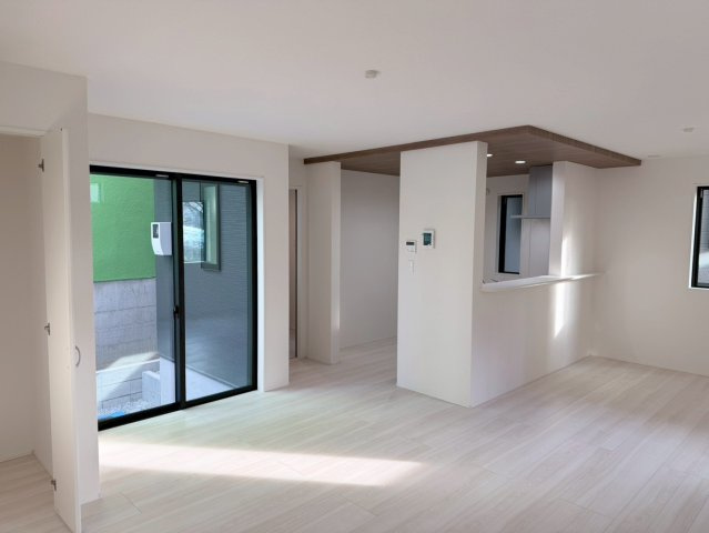 川口市本前川5期　新築一戸建て　1号棟の居間・リビング|こちらの居間で趣味の時間をお楽しみください