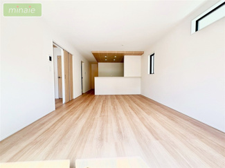 【居間・リビング】 | 小学校5分 スーパー6分　南大野2　全2棟 2号棟 | 施工例