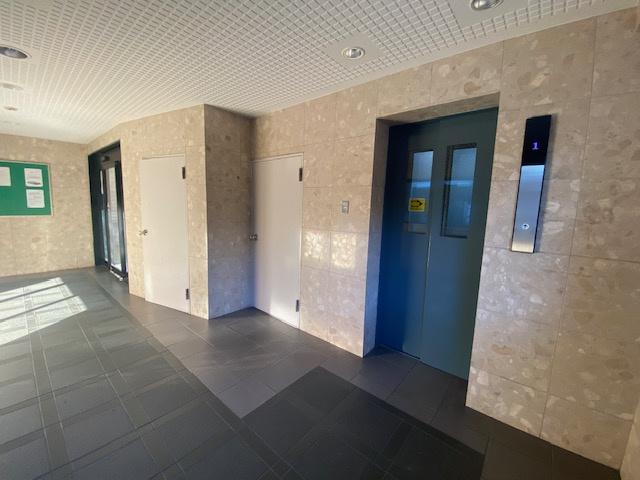 エスポワール都城Ⅱのエントランス