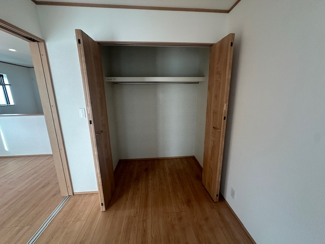 【カースペース2台の南庭付き！？圧倒的住環境とはこのこと！】旭区中沢新築戸建ての収納|1階洋室の収納です