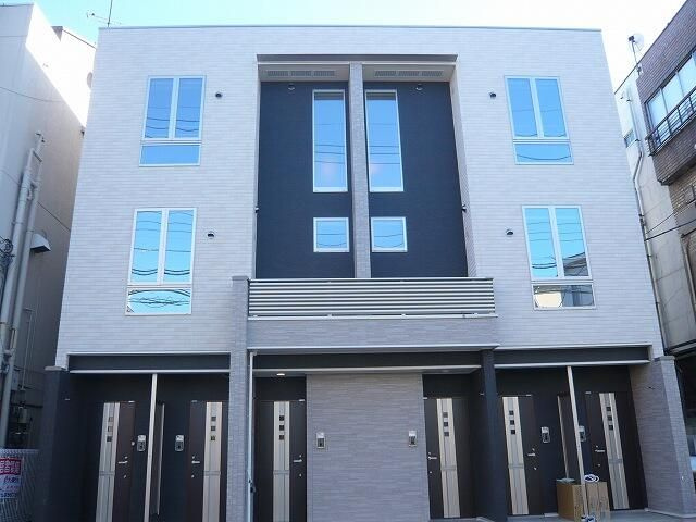 エスト　ヴィエルジュ